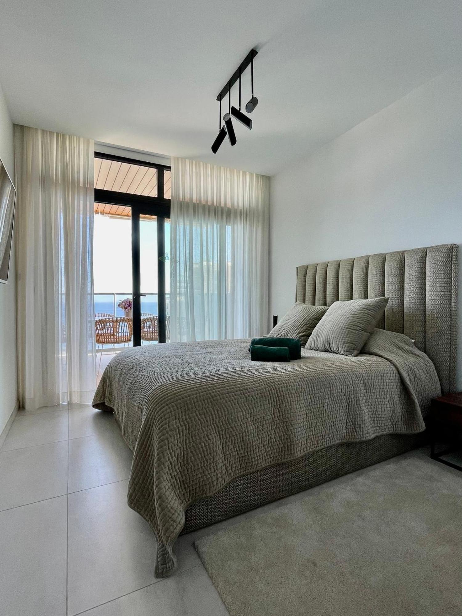 Sunset Waves Luxury 200m From The Apartment *